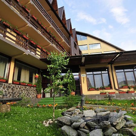 Mistral Resort Moeciu De Sus Bagian luar foto
