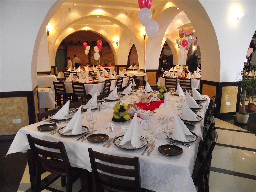 Mistral Resort Moeciu De Sus Bagian luar foto