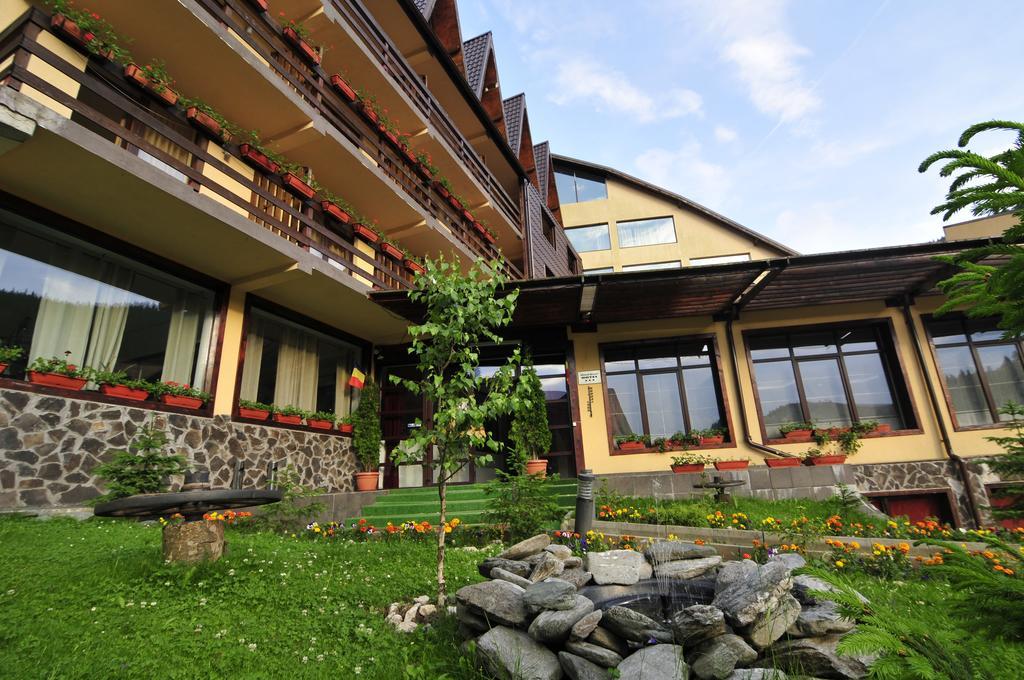 Mistral Resort Moeciu De Sus Bagian luar foto