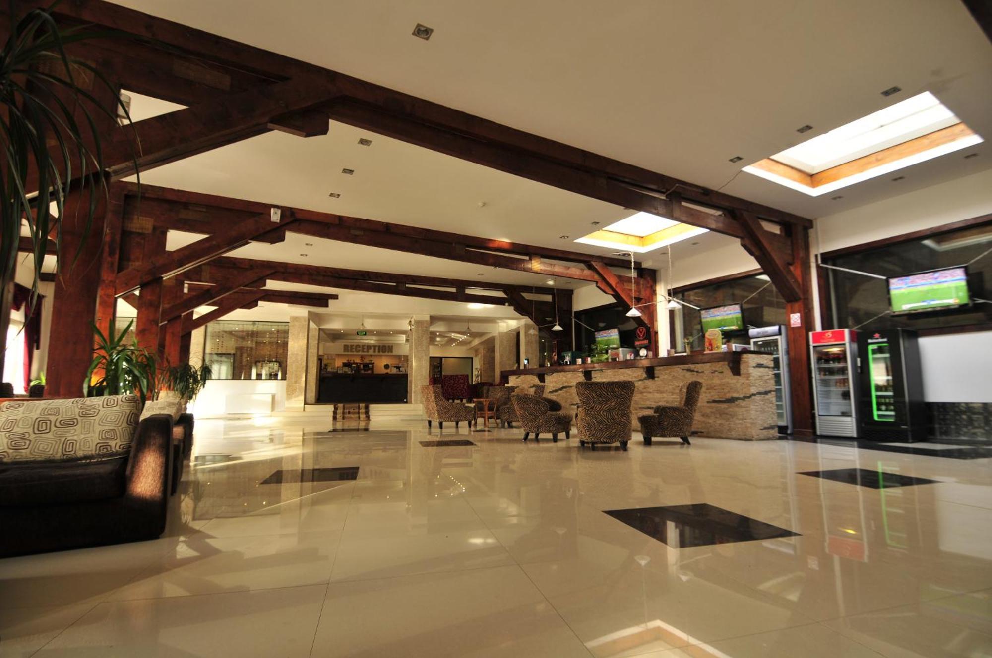 Mistral Resort Moeciu De Sus Bagian luar foto