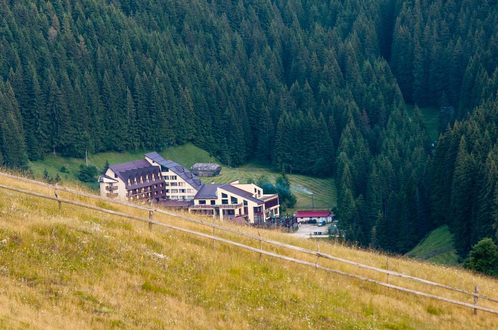 Mistral Resort Moeciu De Sus Bagian luar foto