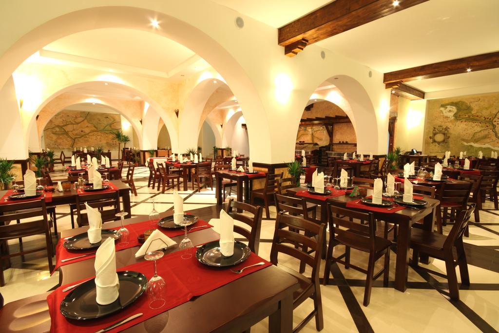 Mistral Resort Moeciu De Sus Bagian luar foto