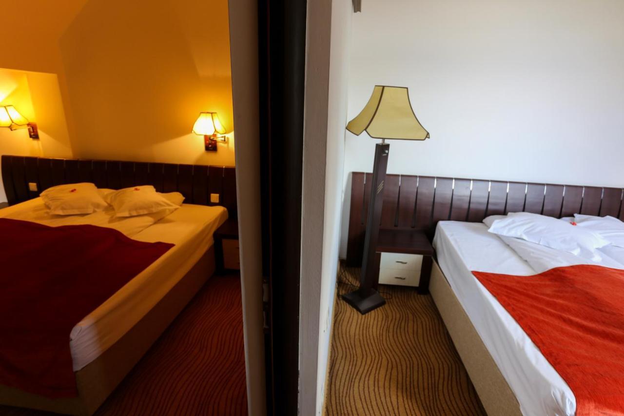Mistral Resort Moeciu De Sus Bagian luar foto