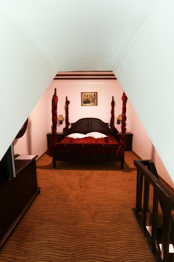 Mistral Resort Moeciu De Sus Bagian luar foto